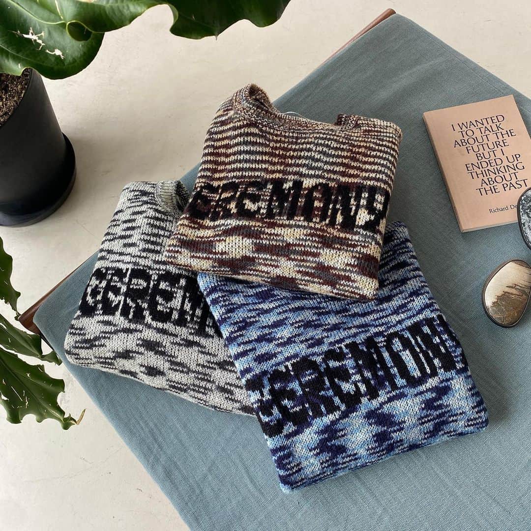 WEGOのインスタグラム：「new knit  ✔︎ロゴミックスカラーショートニットプルオーバー ¥3,299(tax in)  マルチカラーが目を惹くニットが登場！ ゆったりとした袖とフロントのロゴがポイント。 ショート丈なのでスタイルアップ効果も抜群です！  #WEGO #ウィゴー #knit #ニット #ショートニット #マルチニット #ニットコーデ #秋服 #秋コーデ #ロゴニット」