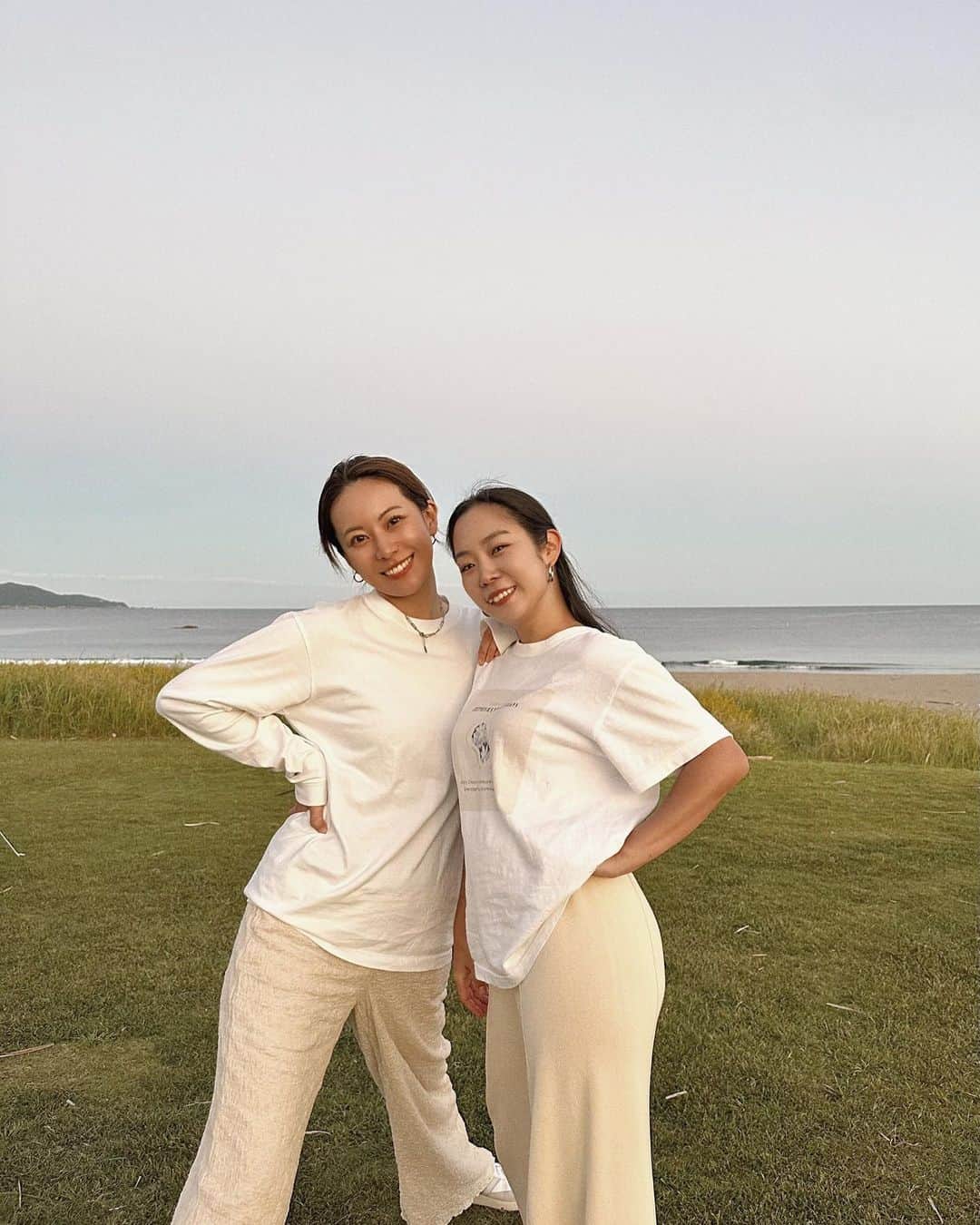 平野杏梨さんのインスタグラム写真 - (平野杏梨Instagram)「𝗭𝗲𝗽𝗵𝘆𝗿𝗮𝗻𝘁𝗵𝗲𝘀 𝘀𝗮𝗹𝗼𝗻 𝗶𝗻 𝗞𝗼𝗰𝗵𝗶 🍊🩳🍁☄️🍋🥕⛱️🟠  音楽イベントに出店させてもらいました🦋🩵🤍  @organicscience.jp のマグバームを使ってマッサージしたり、マグバームや化粧品、パックなどの販売を行いました✔️  男性が奥様へのプレゼントでご購入して下さったり、マッサージに普段行かない方が試して下さったりと、普段サロンでは出会えない方との出会いが沢山あってすごく楽しかったです☺️✨  @hatha_tumuri @tammychannn  ありがとうございましたあ〜🧡  サロンの新しい試みを応援してくれた皆様にも感謝🫶🏽  明日からは恵比寿で頑張ります🌿♡  #エステサロン#恵比寿#恵比寿エステ#グリーンピール#マグバーム#オーガニック#サロンイベント」10月22日 17時53分 - anri_hirano