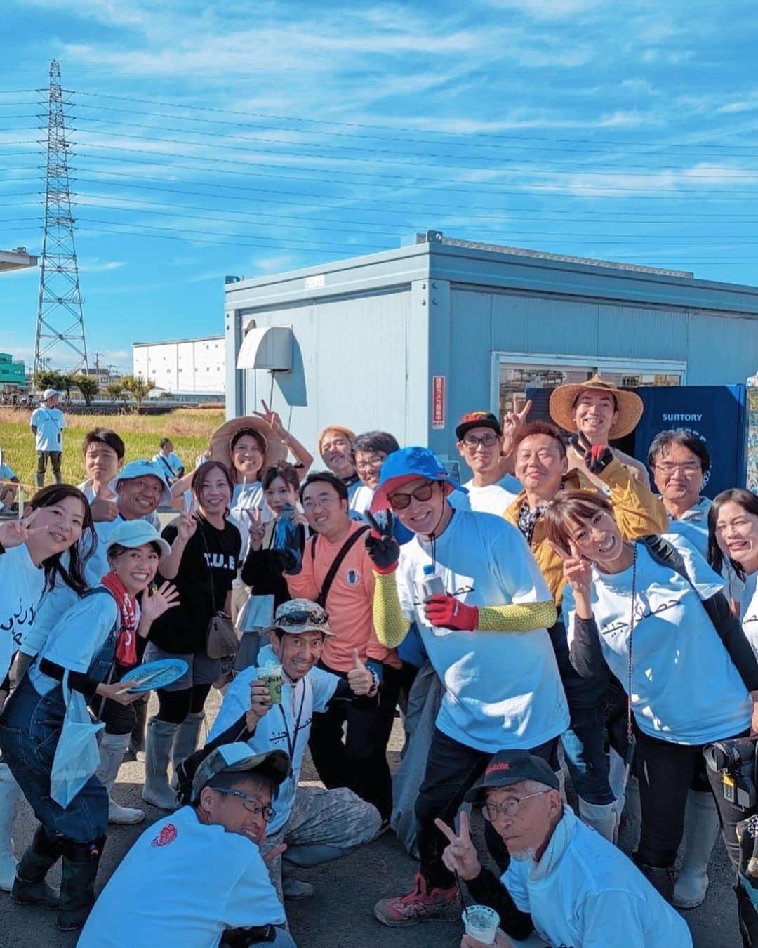 宮田麺児さんのインスタグラム写真 - (宮田麺児Instagram)「素敵な　稲刈りの写真　撮れました また　追って連絡します  #稲刈り #山田錦 #雄町 #ゲリラ炊飯 #米」10月22日 17時56分 - miyatamenji