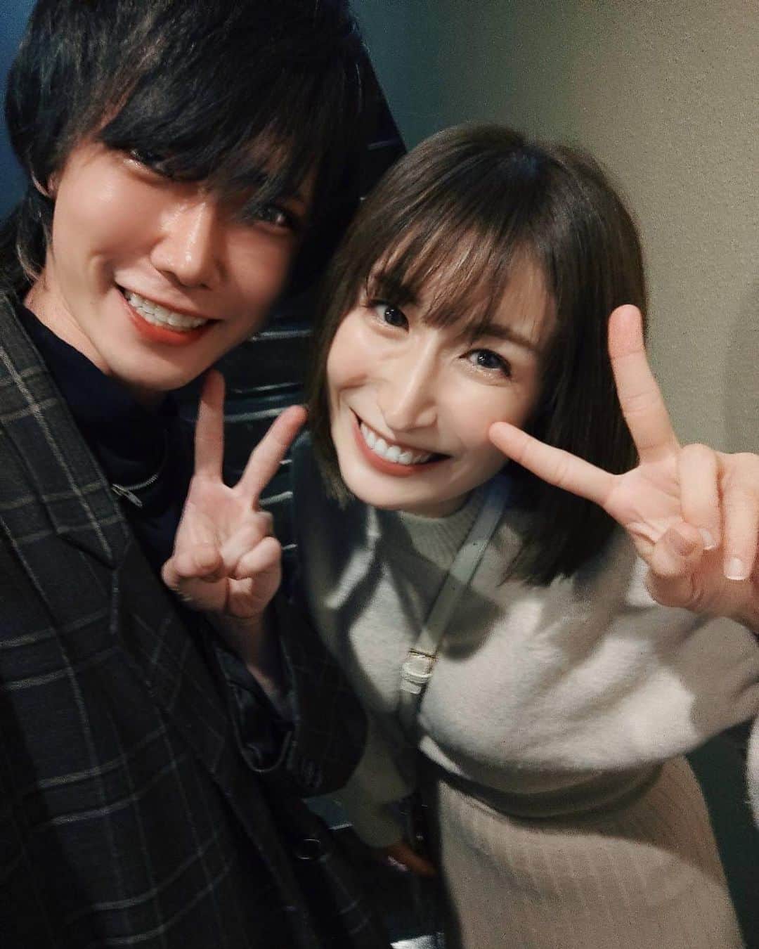 おかもとまりさんのインスタグラム写真 - (おかもとまりInstagram)「@itomisuzu_ ちゃんと一緒に、令和の虎で志願された @shimadashacho さんが作った #NMNkirara の発表会に行ってきたよ♡NMNって今1番注目している成分なの！！  すごくこだわった高品質で、これからNMNサプリ飲みたい人におすすめだよ！是非「NMNkirara」で検索してみてね♡  終わってから、 @tomohappy111 社長と一緒に、 @atsukookutani 社長の誕生日会に行ったよ🥰  南原社長や、 @nanae.karasawa さんもいて嬉しかった！！ #オムサコライス　(11月渋谷スペイン坂オープン)も美味しかったよ🤤♡  @draco.i くんとも仲良くなれて嬉しかった！激辛食べたいな🤤 @konkonwanwan ハーマイオニーちゃんとも久々にお話できて嬉しかった☺️ わたしのスマホに2shotなかったのだけど @dolly_nail2006 たんもありがとね♡」10月22日 17時58分 - okamotomari1213