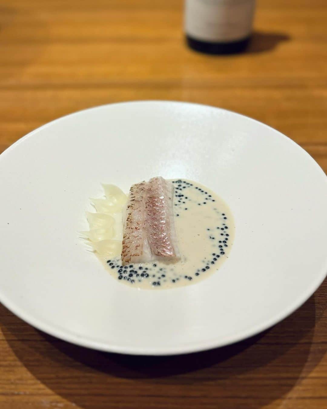 ケス Keisuiさんのインスタグラム写真 - (ケス KeisuiInstagram)「3度目の @goh_f さんへ。 秋メニュー、めちゃ良かったです。  （サービスショットあり🤫）  #福岡の西陽 #外を歩けば福山くん #ごうさんを知らない人は福岡にはいない」10月22日 17時58分 - keisui