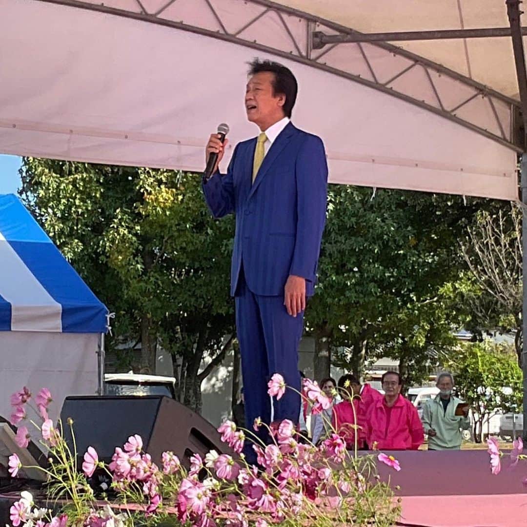 前川清さんのインスタグラム写真 (前川清Instagram)「本日前川さんは、 第21回水巻町コスモスまつり🌸 紘毅さん