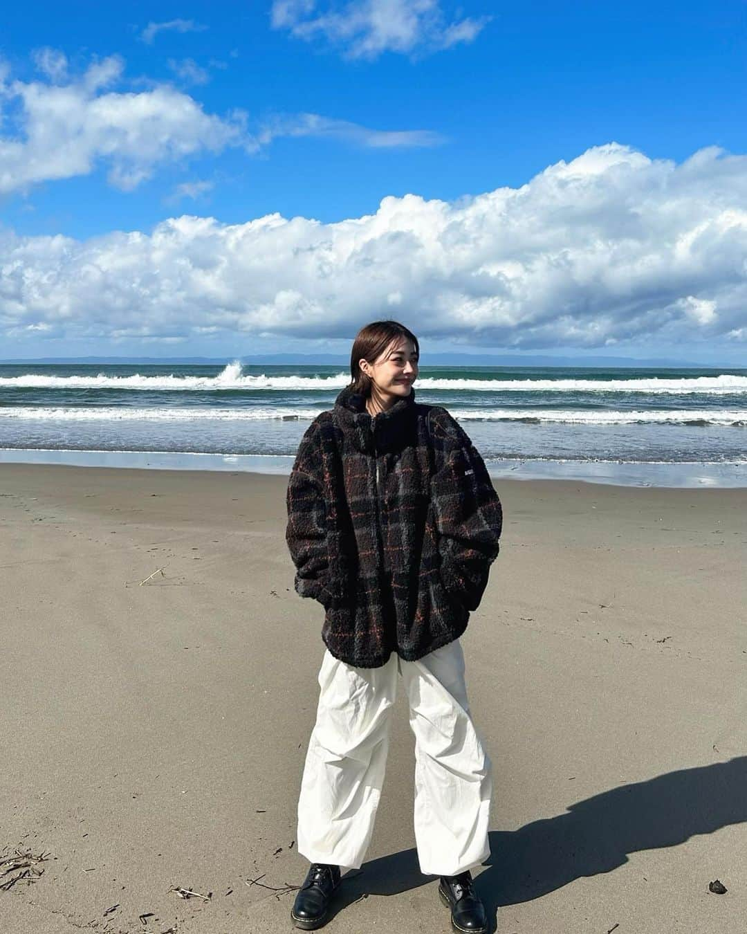 藤野結衣さんのインスタグラム写真 - (藤野結衣Instagram)「秋の海🌊🌝🍦  好きダーー✌︎  #寺泊 #新潟 #寺泊魚の市場通り #秋コーデ #秋 #ショート女子」10月22日 20時15分 - yui_fujino