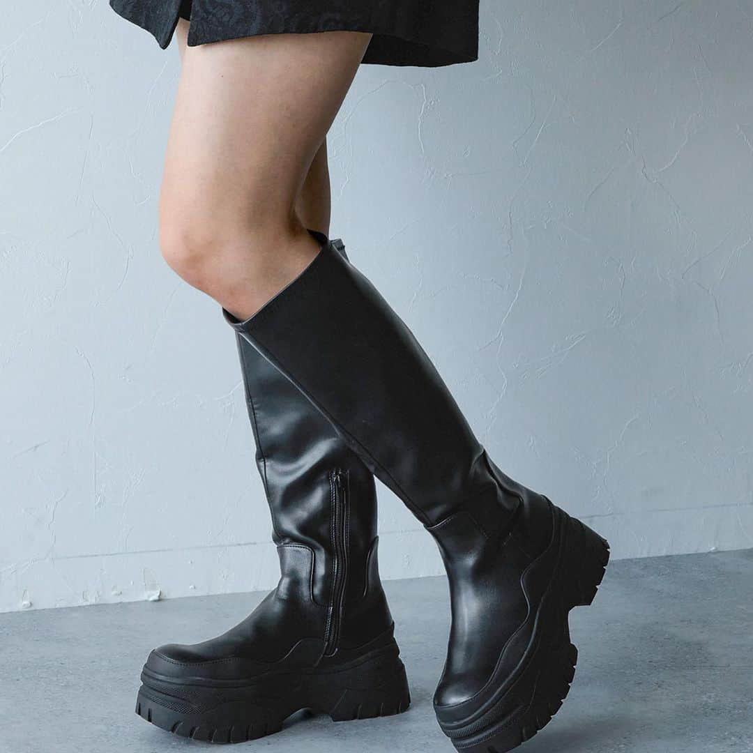 ハレさんのインスタグラム写真 - (ハレInstagram)「【 2023 AW BOOTS 】 __  秋冬に活躍する HAREらしさ抜群のブーツをご紹介。 是非、ご覧ください。  __  ⁡ ⁡ ⁡ ⁡ ⁡ #HARE #ハレ #ハレレ #HAREladies #ブーツ #ショートブーツ #ロングブーツ #ヒールブーツ #レザーブーツ #厚底ブーツ #秋シューズ #冬シューズ #モード系 #きれいめコーデ #トレンド #モードファッション」10月22日 18時07分 - hare_official