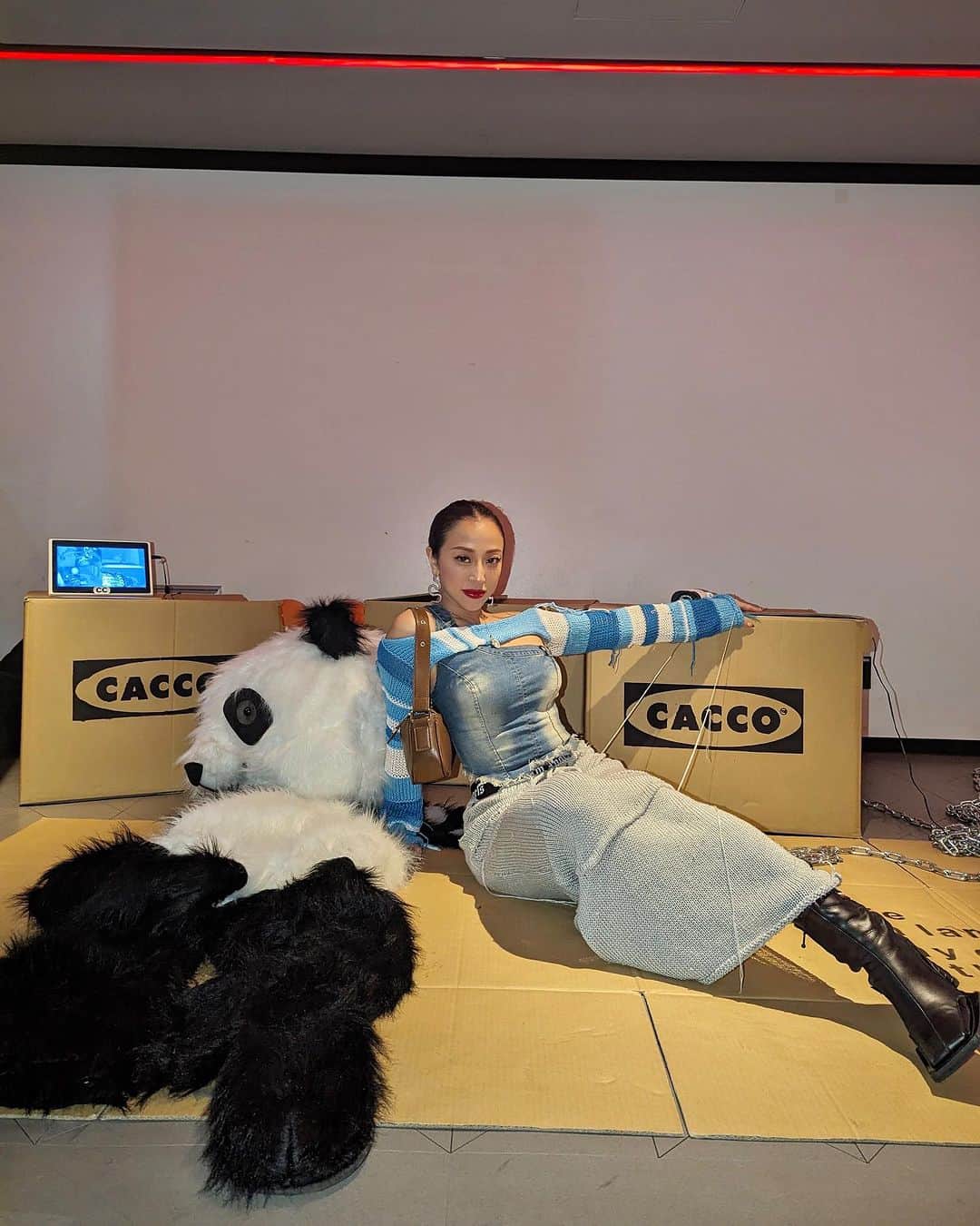 のインスタグラム：「ネオホームレス🐼📦⛓️」