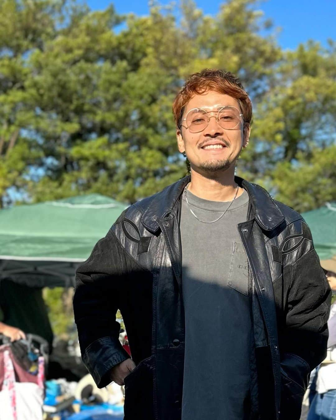 小柳津林太郎さんのインスタグラム写真 - (小柳津林太郎Instagram)「Had a great Sunday with my friends in Fukuoka! The great thing about Fukuoka is the distance between the city and nature is super close!  友達たちととてもウェルな日曜日。福岡市西区にある金武の里公園で開催されてる収穫祭イベントにいってきました。市と @manucoffee.official  さんが組んで無料で開催してるところが凄い！  皆さんもよき週末を！明日から仕事頑張りましょう☺️最後の写真が福岡の良さを物語ってます🌇  #ootd eyeglass @verynerd.eyewear  pierce @garni_official  jacket #jimycuir tshirt @coach  shorts @saturdaysnyc  sox @familymart.japan  shoes @niketrailclub   #福岡 #福岡市 #西区 #フェス #金武の里 #日曜日 #fukuoka #sunday #coyard_kanatake」10月22日 18時44分 - rinsta_gram1002