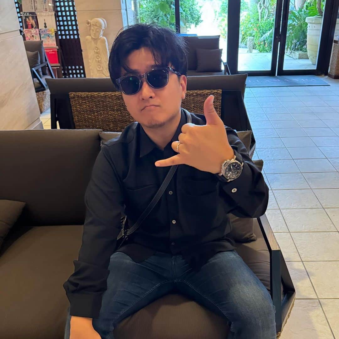 藤井弘輝(ふじいこうき) のインスタグラム：「夏休みでした。 #実質秋休みですね #あろは #あ国内ですはい #海バリ綺麗だた #あがあああ終わる夏休みがあああああああ」