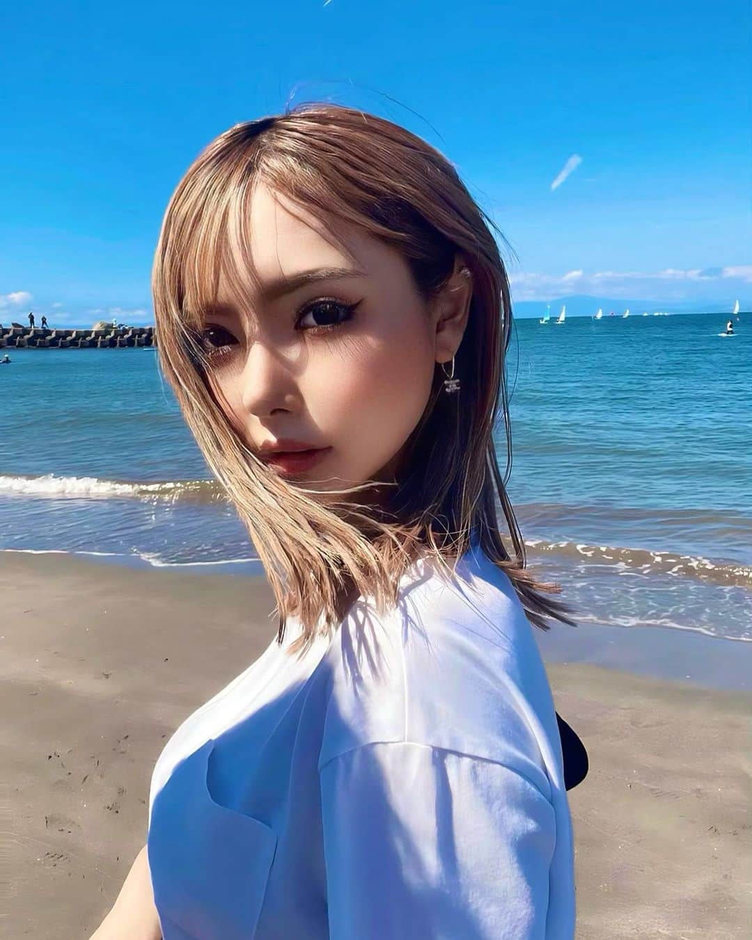 葉月芽生のインスタグラム：「エモい？☁☁️」