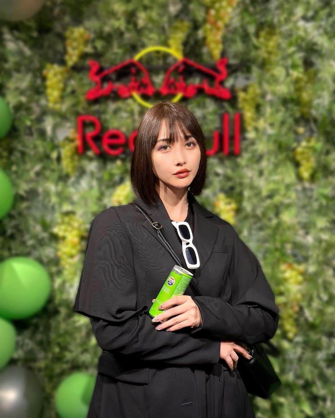 のインスタグラム：「レッドブルの新作発表会に🧬✨ マスカット味も美味しかった レッドブルを収穫するスタイルの試飲会は新鮮♩」