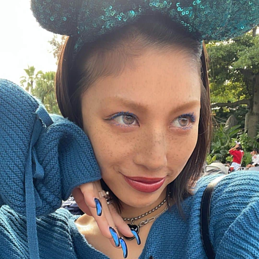 honoka さんのインスタグラム写真 - (honoka Instagram)「はぴ🏰🩵🩷  #ほのかnails」10月22日 18時58分 - honoka_lol