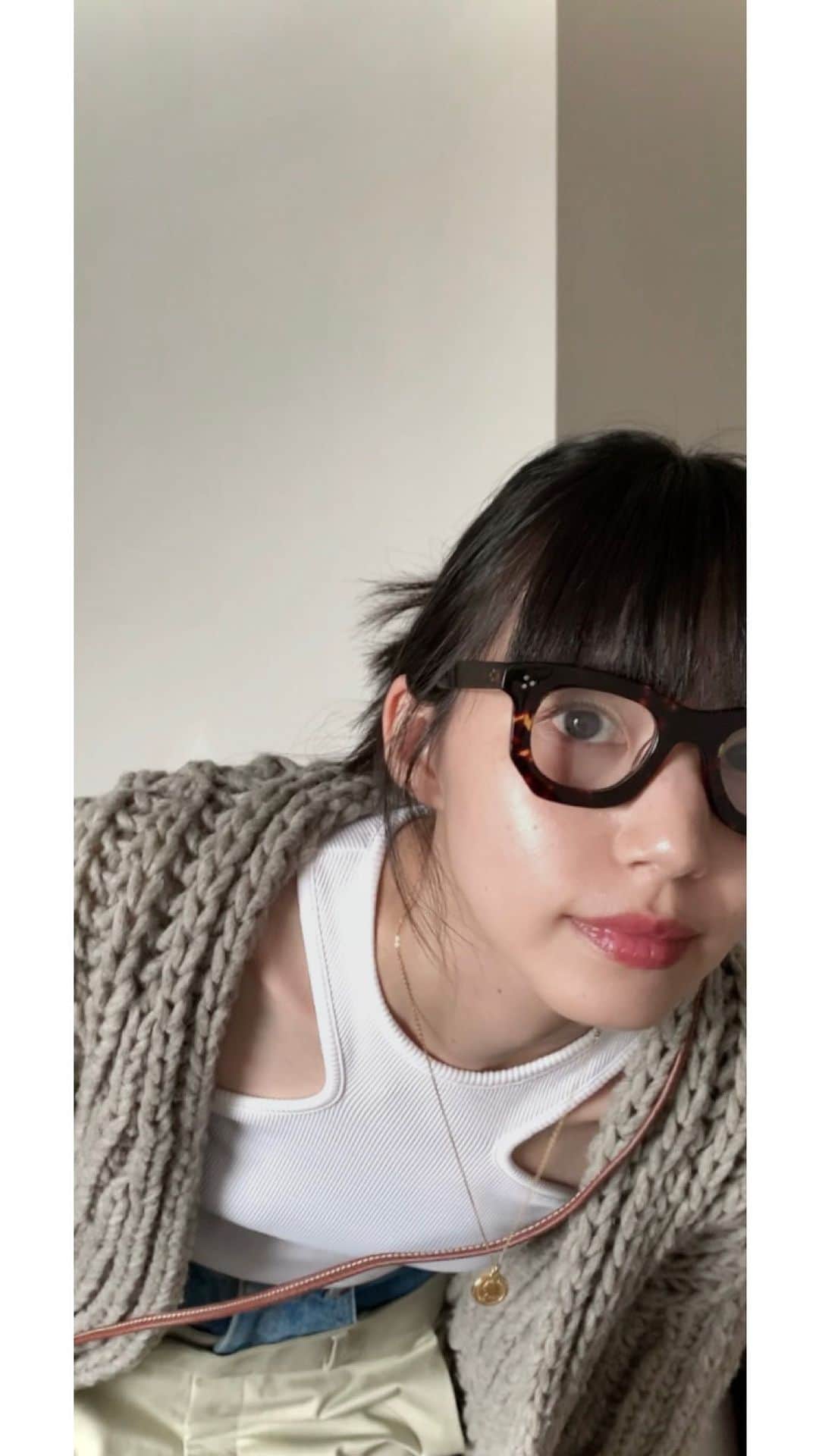 Shiho Sasakiのインスタグラム：「3-Days Eyewear outfit👓  Product… 👓Day-1 @eyevan_official Envoy DIG  👓Day-2 @lescalunetier OGRE COL.424  👓Day-3 @yuichi_toyama_official UD-139 COL.03  #アイウェアコーデ#ファッション#大人カジュアル」