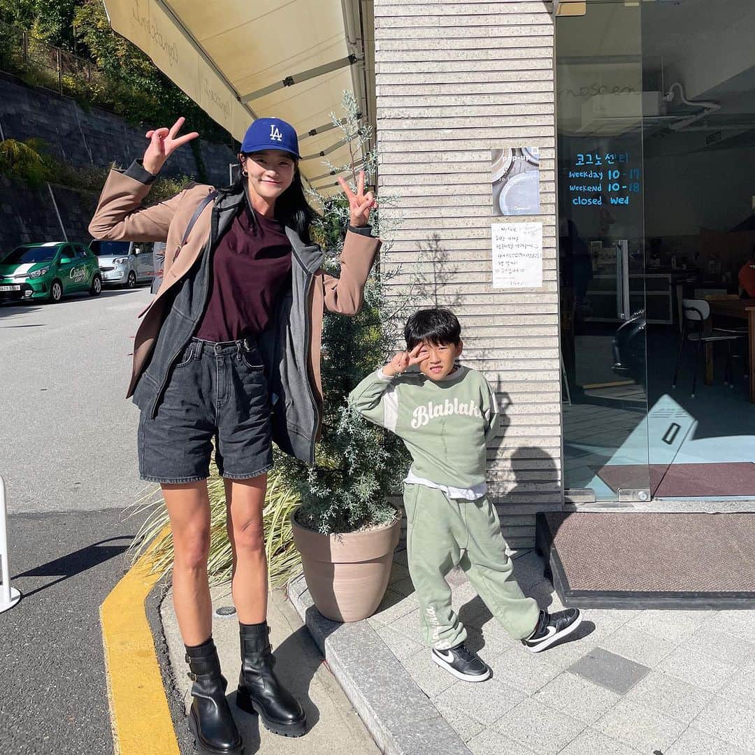 ヒョニ・カンのインスタグラム：「주말끝💖」