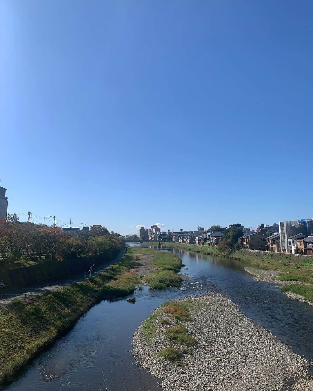 一ノ瀬メイのインスタグラム：「peaceful days in Kyoto 🍂  どこにいても自分のセンターに居続けてるつもりやし、安心感に包まれている気でいるけど京都に帰ってくるとそれがもう一段階あるよって毎回教えられる。」