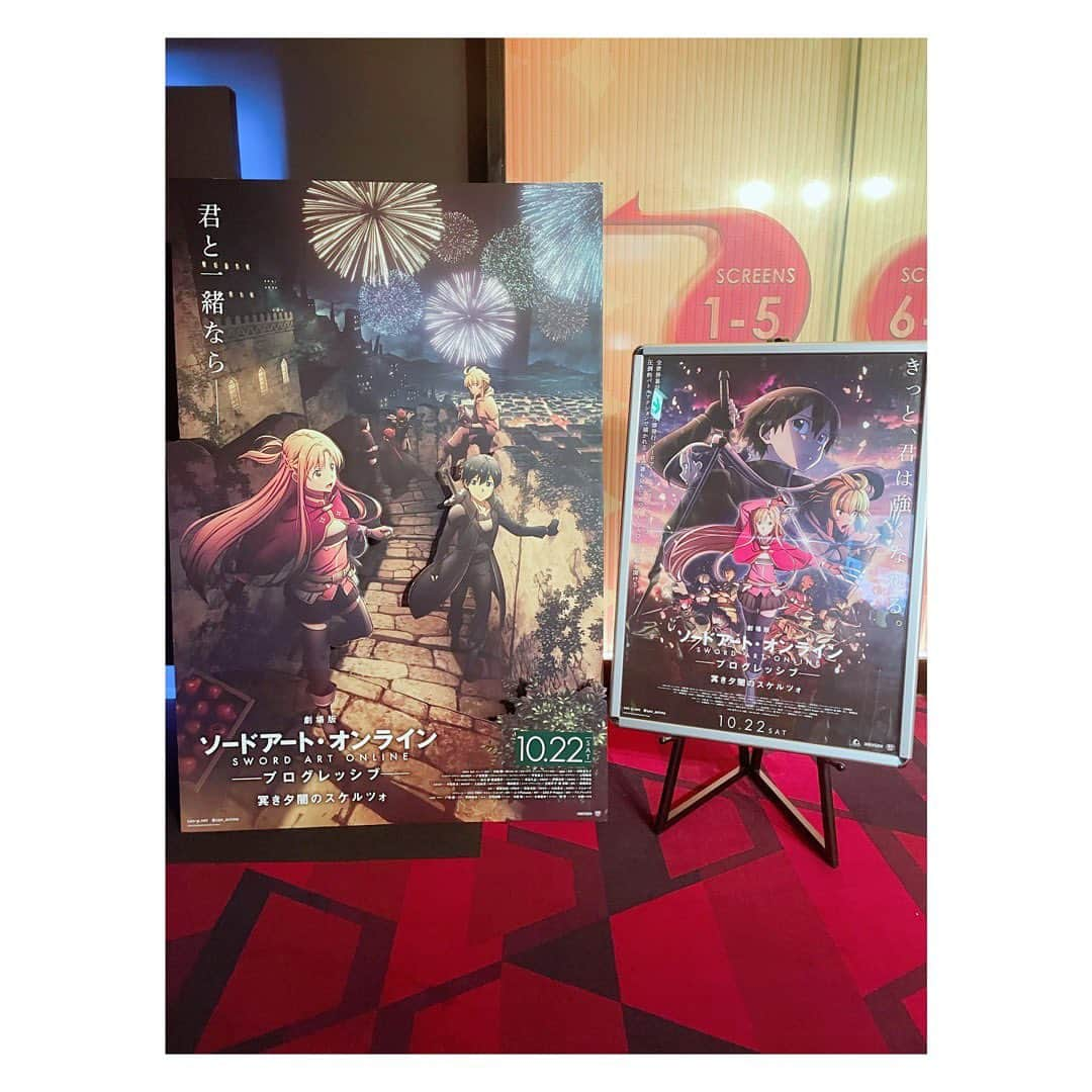 小河結香さんのインスタグラム写真 - (小河結香Instagram)「映画SAO鑑賞🎬 (2022/10/22)  公開初日に観て参りました🫡 えりにゃんが出会った時から アスナっぽいと言ってくれていたので 意識してアスナヘアしてみました🎀 この為に前髪切って、後ろ髪伸ばした✋笑  女の子らしくて最高に可愛いのに 守られてるだけじゃない 強くてかっこいい女の子がやっぱ最強😍 アインクラッド編の初期の他者を寄せ付けない 男に混ざっても一目置かれる程のアスナ様が 特に好きだから今編でその姿が見れて幸せ💕  SAO 10th おめでとうございます🎉 あのゲームが配信開始した 2022年11月6日がもう来るだなんて ほんと凄い考え深いよね🤔  アスナの勇姿を今後も見届けさせて下さい❣️ 愛した人たちと出会えた世界で 強く生きるあなたを応援してます🥰  #映画sao #劇場版sao #結城明日奈ヘア #アスナ推し #オタ活 #推し活 #推し事 #ゆんのヲタ活記録」10月22日 19時13分 - yun2world