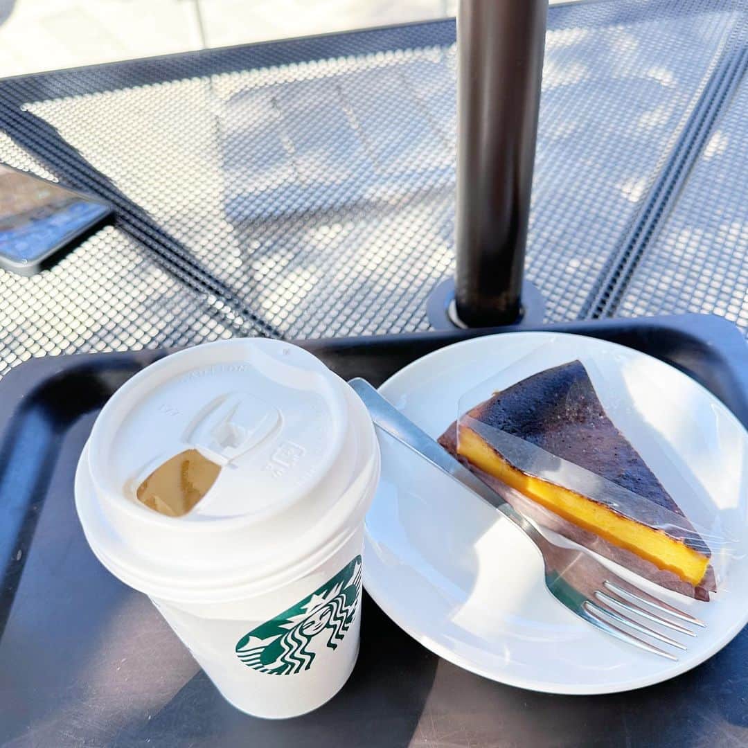 あいりのインスタグラム：「ホワイトモカが一番好き🤍」