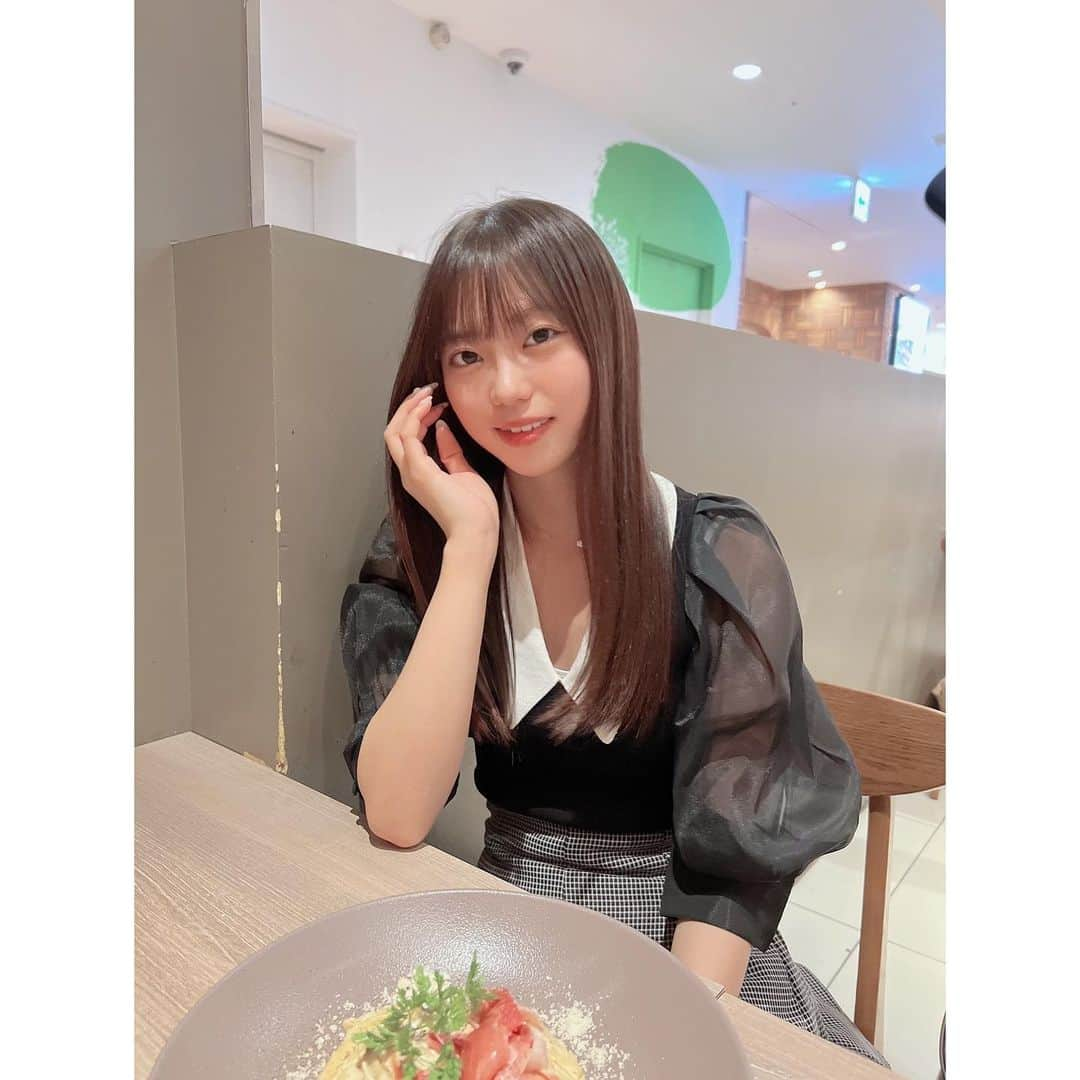 栗山梨奈さんのインスタグラム写真 - (栗山梨奈Instagram)「生ハムと牡蠣のクリームパスタでした🍽️   #福岡#天神#ランチ#カフェ#ソラリアプラザ#フェリーチェバジル#bkcafe#パスタ#pasta」10月22日 19時33分 - krn_hkt48