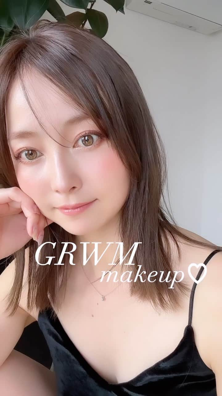 山口夏実のインスタグラム：「【GRWM🤍】  いつかの全顔メイク♡ 使ったコスメはこちら😊  🍆addiction  ✔︎スキンプロテクター ✔︎ザ ファンデーション　リフトグロウ ✔︎インビジブル　エッセンス　ルースパウダー　グロウ 🍆NARS ✔︎オーガズムライジング アイシャドーパレット ✔︎オーガズムフォープレイ　ブラッシュクワッド 🍆Dior ✔︎マキシマイザー　012 ローズウッド  <<<<<<<<<<<<<<<<<<<<<<<<<<<<<< MAKE&HAIR @natsumi19910625 private🍋　@natsu_koryouri workout 🌿 @natsumi_workout  <<<<<<<<<<<<<<<<<<<<<<<<<<<<<<  #メイク#新作コスメ#コスメレビュー#美容垢#新作コスメ#メイク動画#コスメ好きさんと繋がりたい#make#cosme#makeup#秋コスメ#秋メイク#イエベ春#カラコンなし#秋新作コスメ2023#GRWM#全顔メイク#ホリデーコレクション#クリスマスコフレ#マキシマイザー#チーク#NARS#アディクション」