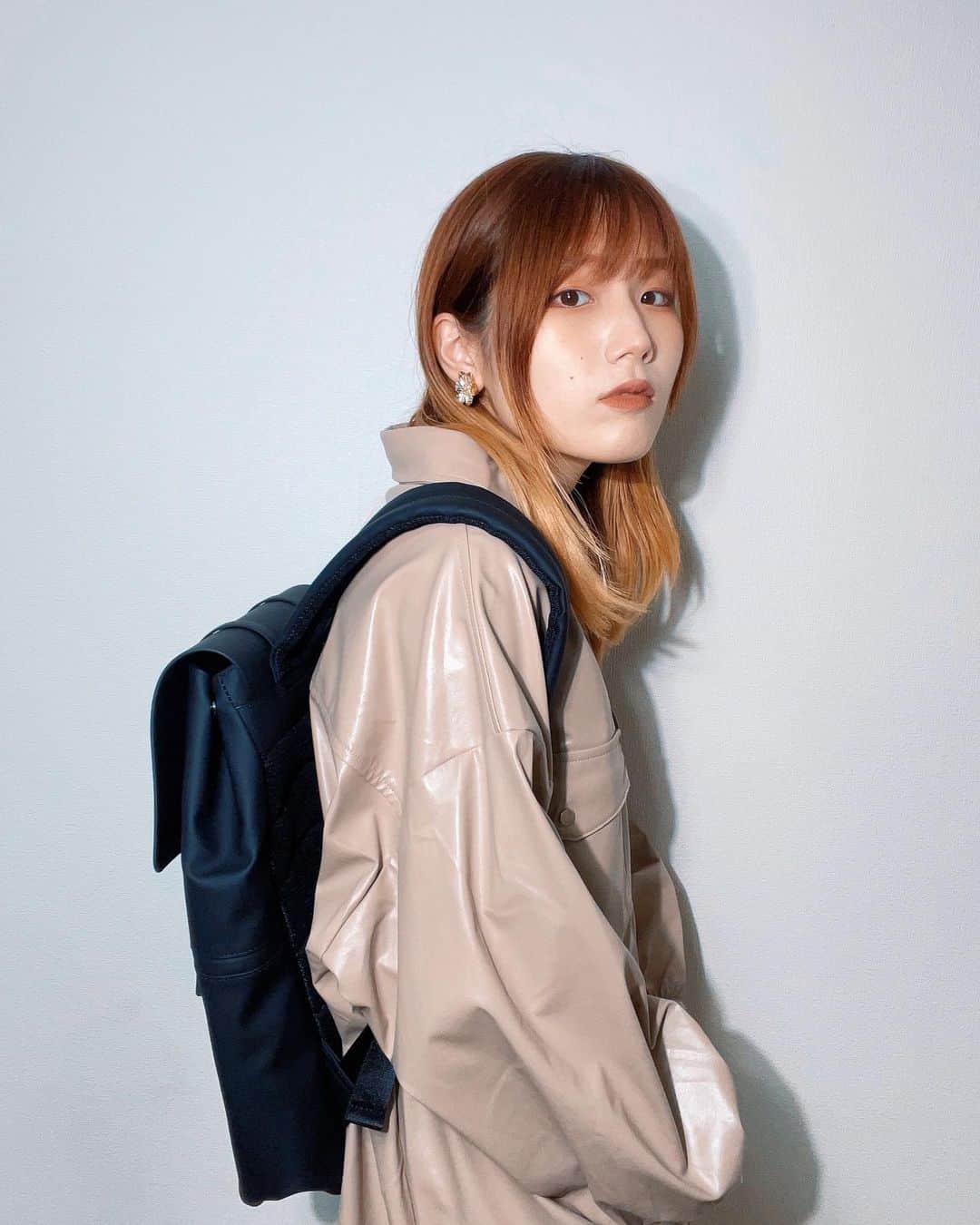 のインスタグラム：「. 💼: SPLÄSH 2.0 - 13" GASTONLUGA @gastonluga  . ガストンルーガ様からバッグをいただきました。 秋冬服との相性が抜群◎ 写真で着てるようなクリーム色の レザージャケットはもちろん、 コートやダウンの上からでも 上品だしほどよくカジュアル。 重宝してます💎 . . . ●15%offコード：TODAK  (有効期限：2023年11月6日 ） ●送料無料 #GastonLuga #ガストンルーガ #バックパック  #bag #ootd #写真 #photo #セルフィー」