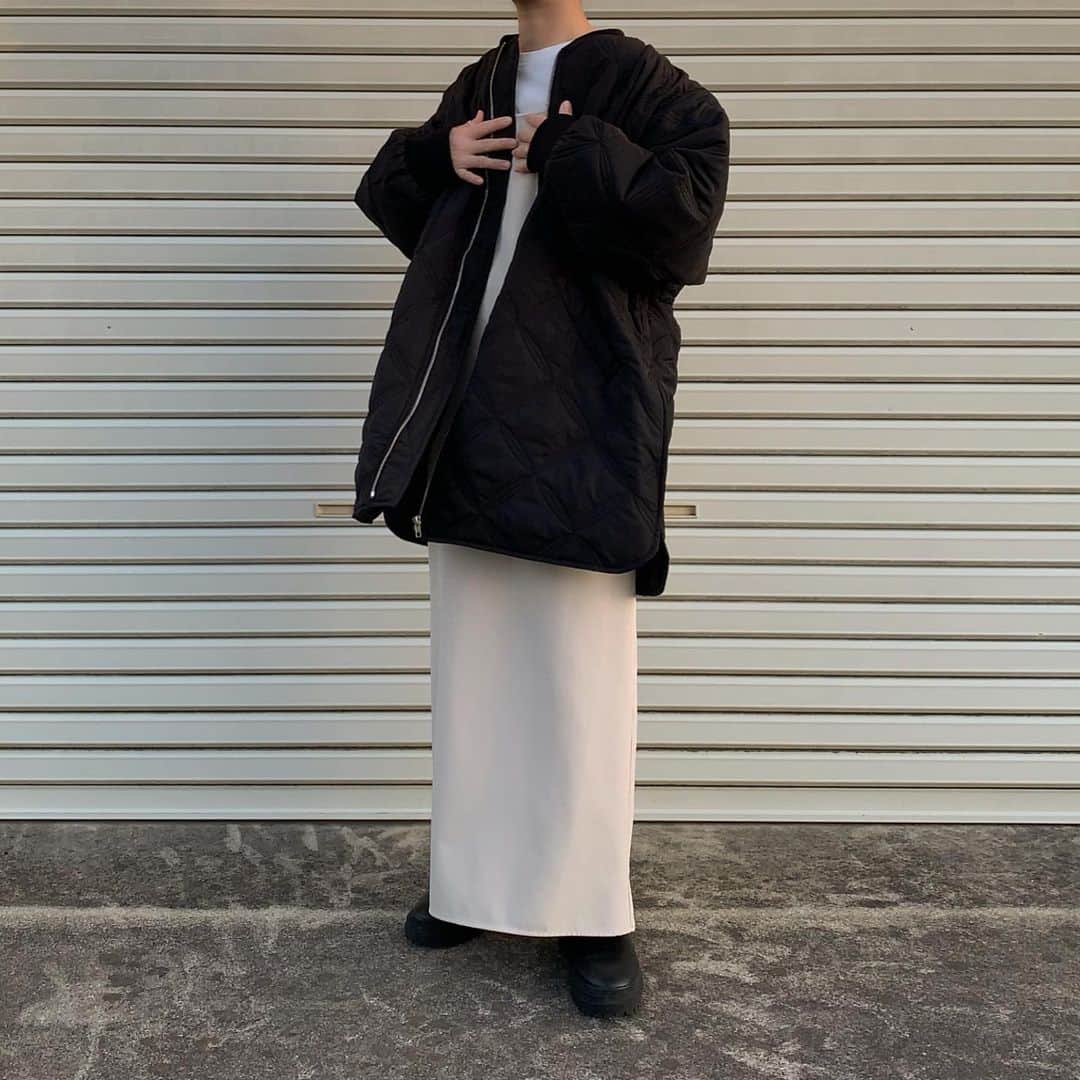 micha_n1213のインスタグラム：「. 去年からずっと可愛いなと思ってた キルティングブルゾン♡ サイドにスリット入ってたり ウエストにドロストが付いてて 360度可愛いデザイン🐻‍❄️ @lian_officialstore  @lian_code   本日ZOZOTOWNでタイムセール& 1,000円クーポン出てますよん♡」