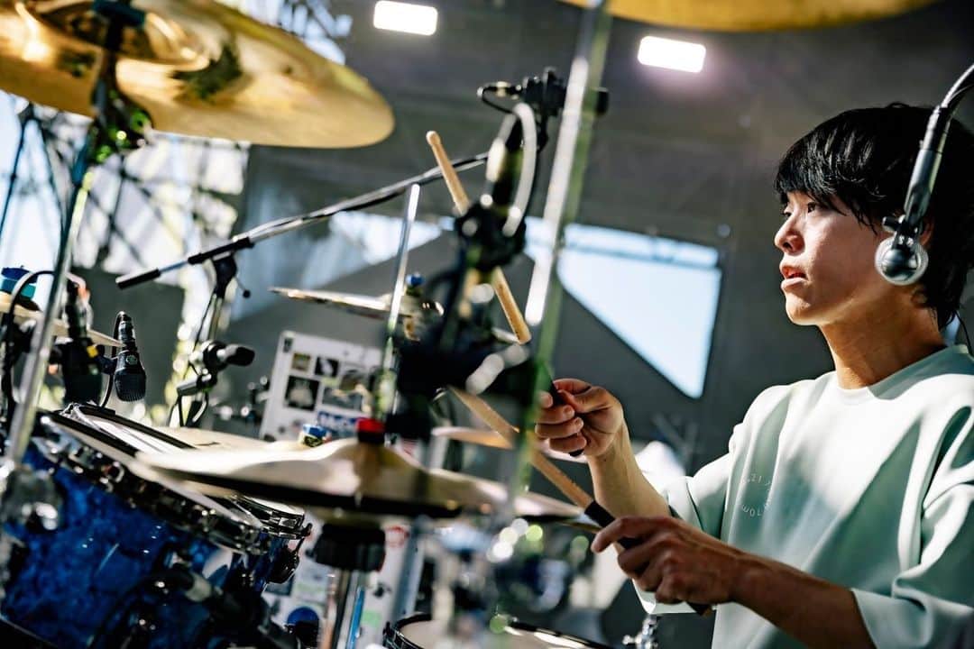 KOUHEIのインスタグラム：「2023.10.22 鹿児島県日置市 東市来総合運動公園 『OLIVER LAND × THE GREAT SATSUMANIAN HESTIVAL 2023』 ヘスありがとうございましたー！ 鹿児島の街並みもなんか好きだし、今回の会場も自然な感じで気持ちよかったなーん😌 またねん！  📸　@fujiitaku」