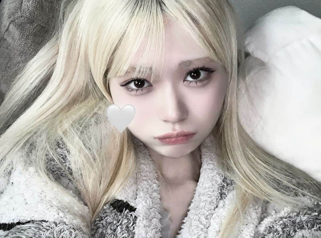 謝花南のインスタグラム：「ぅ」