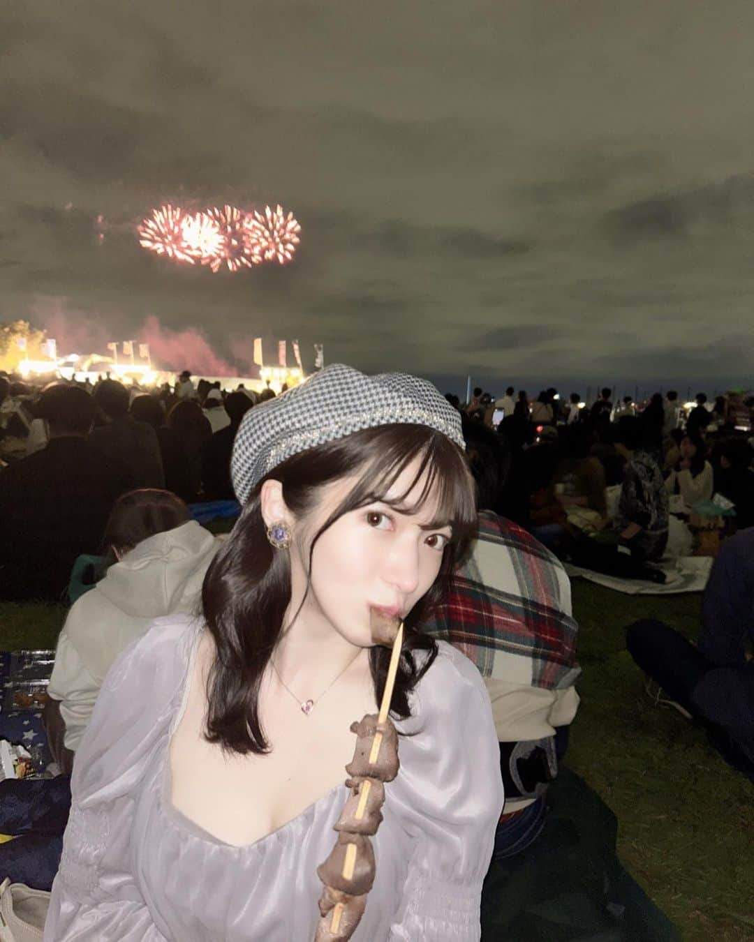 渚志帆のインスタグラム：「世田谷区たまがわ花火大会🎇  キラッキラ🌟🌟🌟 秋の夜の最高のひとときでした！！！」