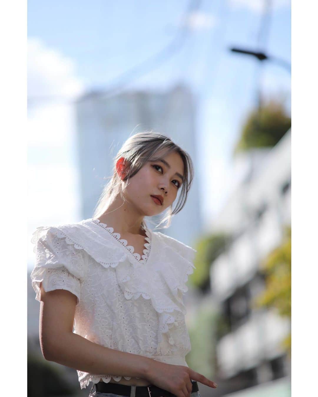 おりはらまよのインスタグラム：「. 数年ぶりに個人の宣材写真を撮り直して貰いました🌿  細かくヒアリングしてくれて 沢山調節しながら撮影して頂いたから 自信を持てる宣材写真になった、、  @misaki_kosei_0728 さん 綺麗に撮っていただき本当にありがとうございます！」