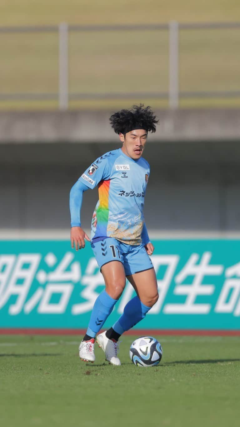 福島ユナイテッドFCのインスタグラム：「𝙂𝙊𝘼𝙇 𝙎𝘾𝙀𝙉𝙀 #雪江悠人 選手  後半44分、混戦からペナルティエリア手前でパスを受けた #樋口寛規 選手が #雪江悠人 選手にダイレクトで繋ぐ。 雪江選手が相手DFを交わしてシュートを放つと、ボールはゴールに吸い込まれ、一点を返した。  #1022八戸 #一心一積 #福島ユナイテッド #fufc #福島 #Jリーグ #jleague #サッカー #soccer #⚽️」