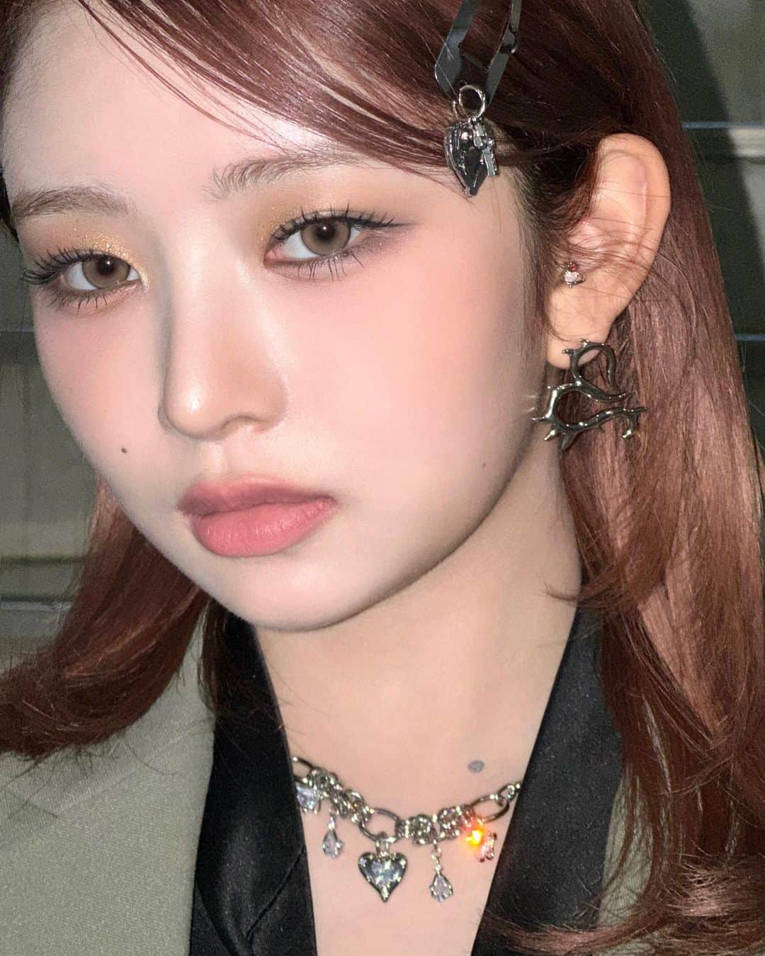 IVEのインスタグラム：「스껄rrr𖦹‎' ‐ '𖦹‎‎  #IVE #아이브 #アイヴ #REI #레이 #レイ #1stEP #IVEMINE #Eitherway #OfftheRecord #Baddie」