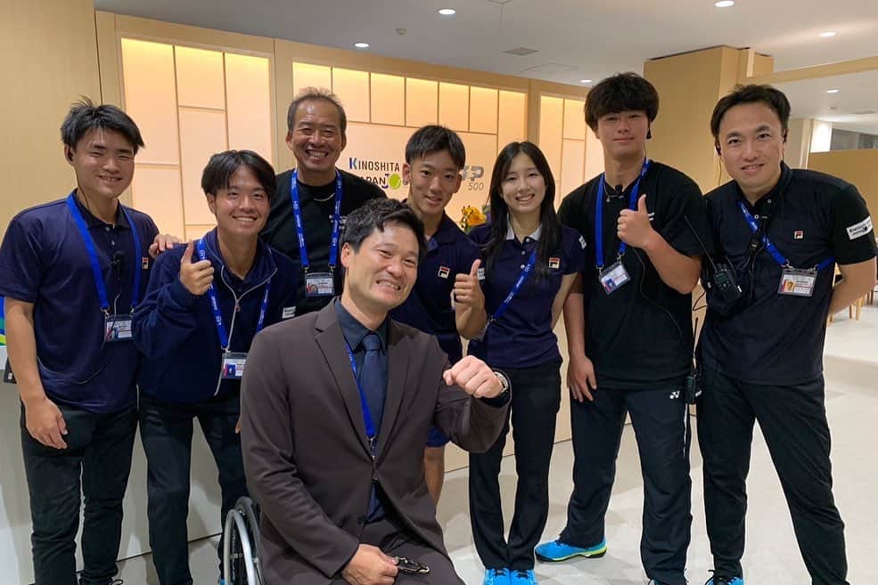 国枝慎吾さんのインスタグラム写真 - (国枝慎吾Instagram)「Participation as tournament director 🙌 木下グループジャパンオープン、車いすテニストーナメントディレクターとして携わりました。 運営の方々、遅くまでお疲れ様でした！毎日、日付が変わるまで働く運営の方々の大変さを知り、本当に勉強になりました。 選手の皆様、白熱の試合有難うございました😉 そして多くの来場者の方々、日本のテニスファンの素晴らしさを再認識した大会でした！！また来年お会いしましょう！ #木下グループジャパンオープンテニス #テニス #車いすテニス」10月22日 20時18分 - shingokunieda