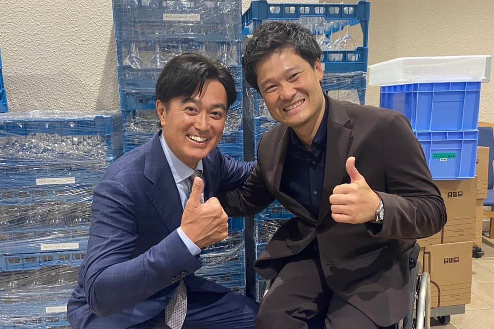 国枝慎吾さんのインスタグラム写真 - (国枝慎吾Instagram)「Participation as tournament director 🙌 木下グループジャパンオープン、車いすテニストーナメントディレクターとして携わりました。 運営の方々、遅くまでお疲れ様でした！毎日、日付が変わるまで働く運営の方々の大変さを知り、本当に勉強になりました。 選手の皆様、白熱の試合有難うございました😉 そして多くの来場者の方々、日本のテニスファンの素晴らしさを再認識した大会でした！！また来年お会いしましょう！ #木下グループジャパンオープンテニス #テニス #車いすテニス」10月22日 20時18分 - shingokunieda