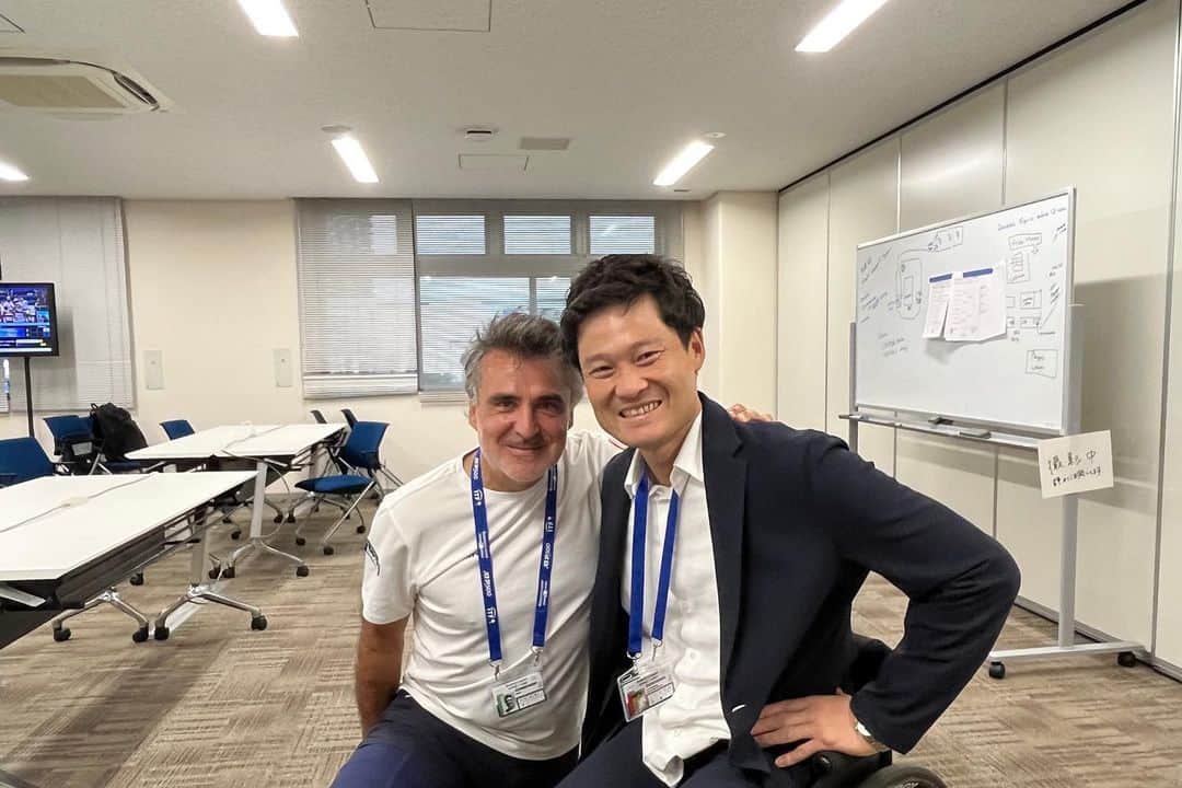 国枝慎吾さんのインスタグラム写真 - (国枝慎吾Instagram)「Participation as tournament director 🙌 木下グループジャパンオープン、車いすテニストーナメントディレクターとして携わりました。 運営の方々、遅くまでお疲れ様でした！毎日、日付が変わるまで働く運営の方々の大変さを知り、本当に勉強になりました。 選手の皆様、白熱の試合有難うございました😉 そして多くの来場者の方々、日本のテニスファンの素晴らしさを再認識した大会でした！！また来年お会いしましょう！ #木下グループジャパンオープンテニス #テニス #車いすテニス」10月22日 20時18分 - shingokunieda