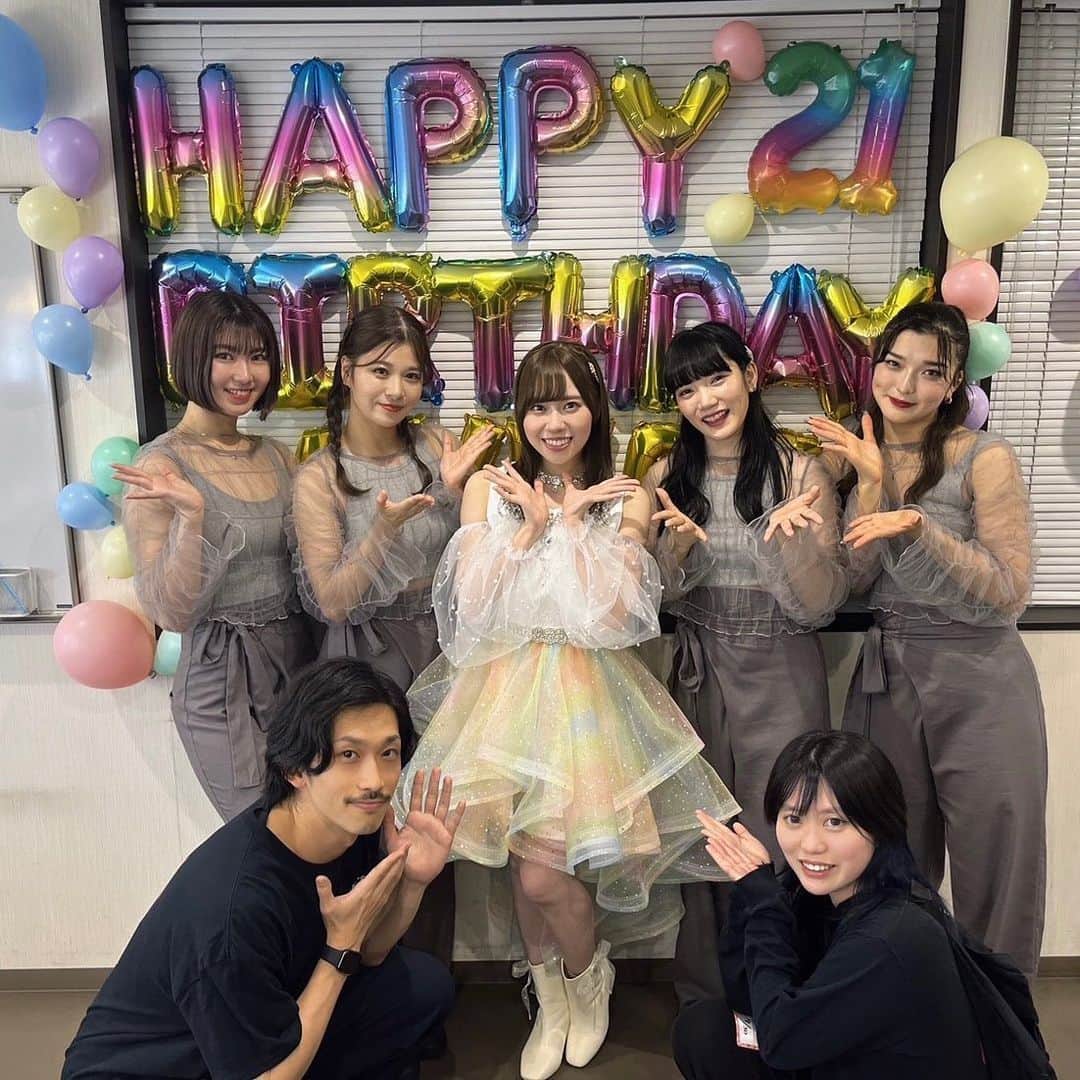 伊達さゆりさんのインスタグラム写真 - (伊達さゆりInstagram)「♪  BDイベントでの、 演出&ダンサーチームのみなさまと💐  一緒にお写真を撮っていただきました🙇‍♀️  素敵なダンスと演出を...！！ 改めて本当にありがとうございました！！🌷  #ｳｴｼﾀｳｴｼﾀｳｰｲｪｲ」10月22日 20時18分 - sayuridate_official