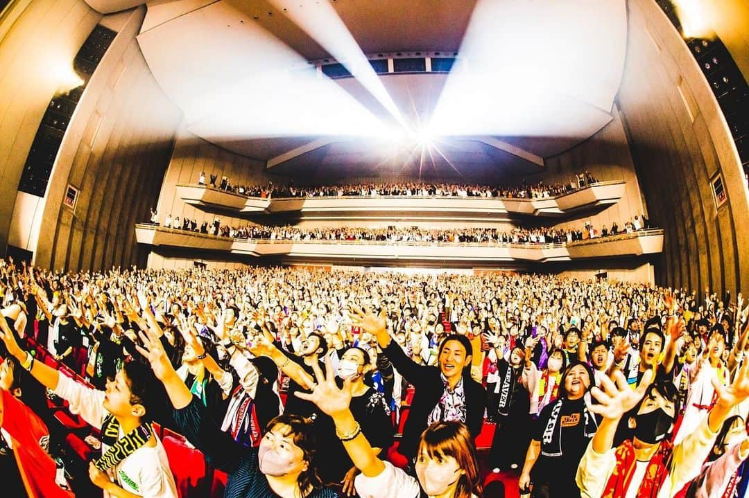 藤原広明さんのインスタグラム写真 - (藤原広明Instagram)「都会のラクダ TOUR 2023-2024 ～ 駱駝革命21 ～  福岡サンパレス -Day2-  福岡Day2のあなたにびっくらゔっ！！🍺🍺🍺🍺  photo by @cazrowAoki #SUPERBEAVER #駱駝革命21」10月22日 20時23分 - hiroaki_drums_superbeaver