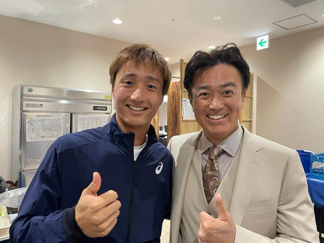 石黒賢のインスタグラム：「本日最終日！トークショーのゲストに #望月慎太郎選手 が来てくれました😊 沢山のお客様も皆さん嬉しそうに楽しそうに聞いて下さいました　今後が本当に楽しみです　応援しましょう👍  #kinoshitajotennis #atptour #tennis #木下JOテニス @nobu_dormeuil_boutique_tokyo @dietrolequinte_minamiaoyama」