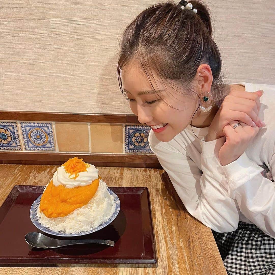 西野未姫のインスタグラム：「オクノシブヤさんコラボ第2弾！！！ 「にんじんクリチと甘じょっぱい」 明日23日から発売開始です😍  にんじん！？って思う方もいるかと思うのですが、想像を超える美味しさです😳❤️ にんじんの甘さ、そしてにんじんなんだけどフルーツのようなフレッシュ感もあります！ チーズたっぷりなのでチーズ好きにはたまらない味になっています✨ ぜひ食べてください🥹🫶🏻  #かき氷 #オクノシブヤ」