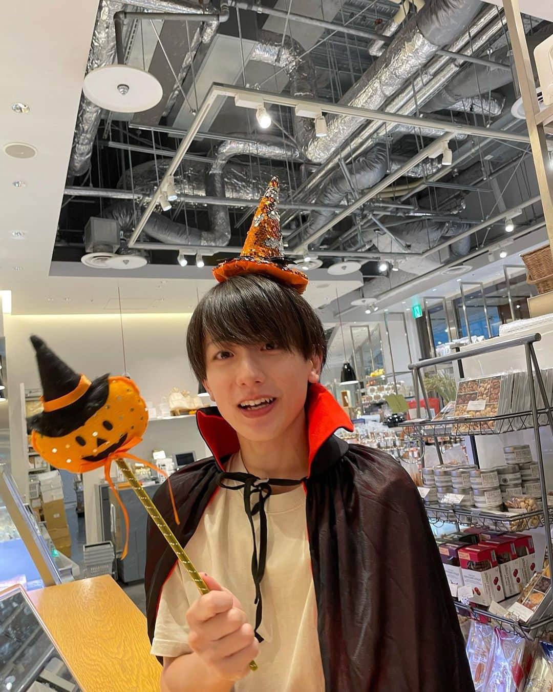 小西詠斗さんのインスタグラム写真 - (小西詠斗Instagram)「🎃🍬😈  明日朝7:40〜ZIPキテルネ 見てね〜🙌🏻 #ハロウィン　#halloween」10月22日 20時25分 - eito.konishi