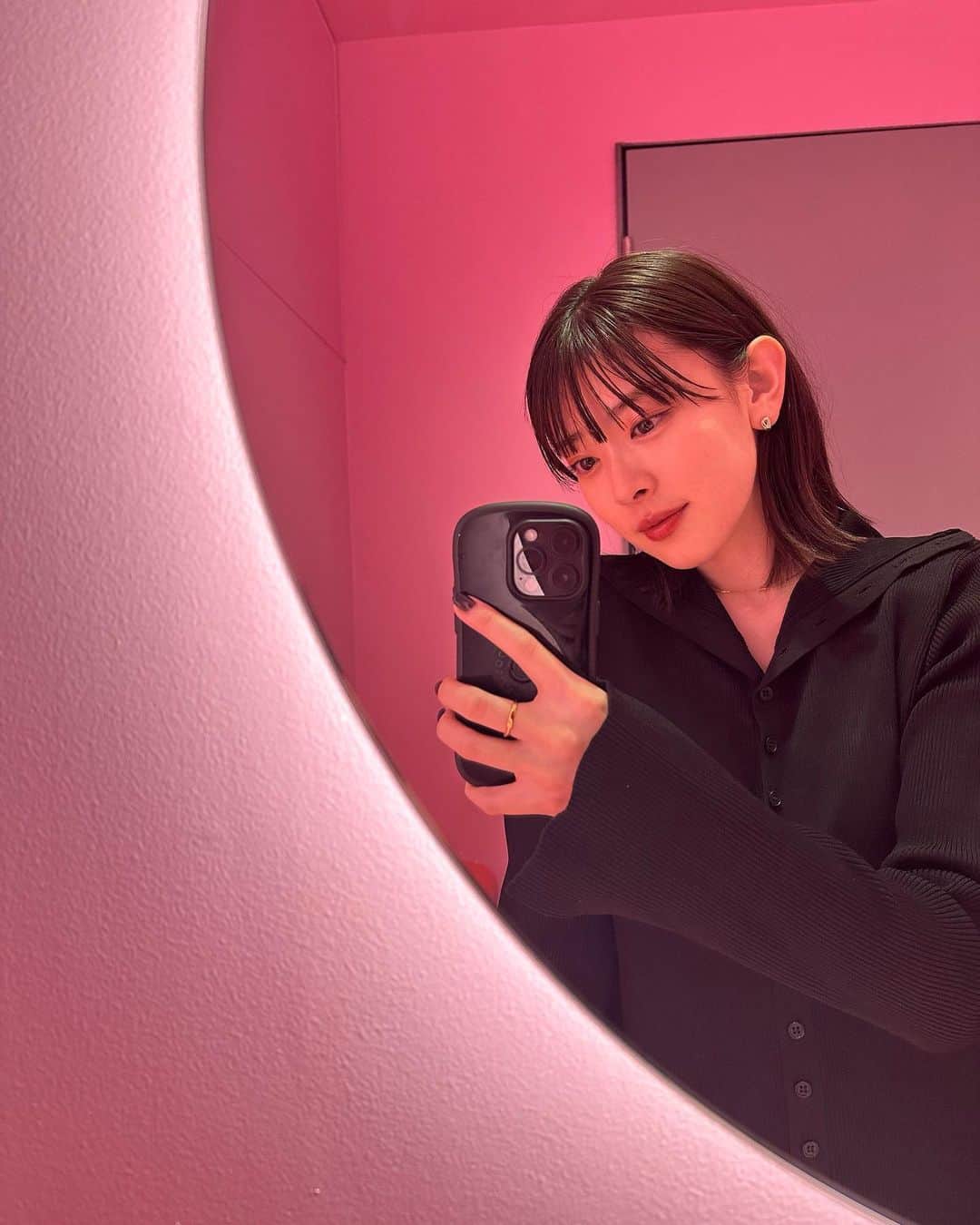水上京香のインスタグラム：「🧠👚👛🐽🌸」