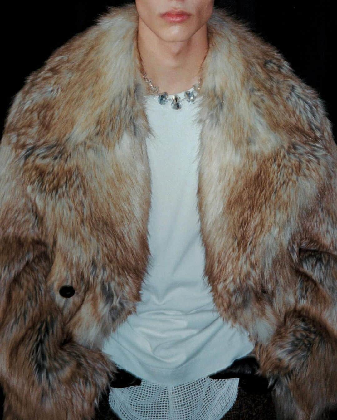 ジバンシィさんのインスタグラム写真 - (ジバンシィInstagram)「oversized double breasted coat in faux fur, available now」10月22日 20時44分 - givenchy