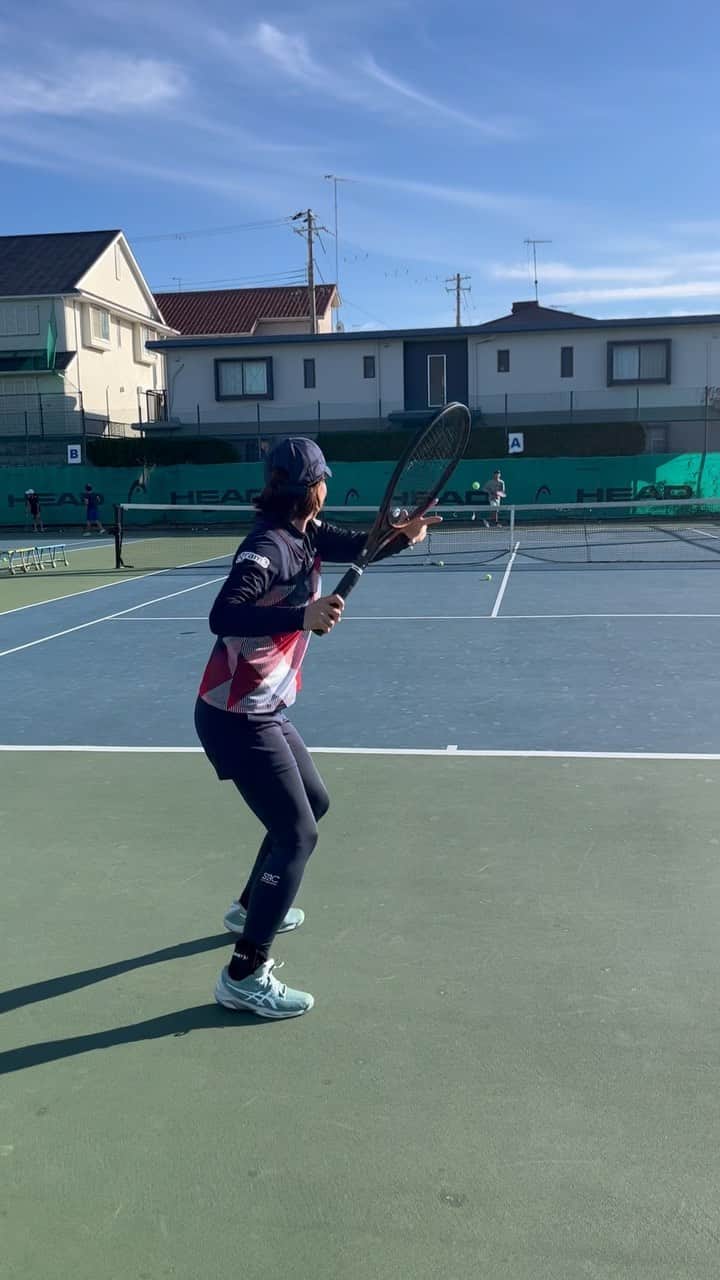 のインスタグラム：「New prestige 打ってみた🎾 ⁡ 打感良くてめちゃくちゃ打ちやすい！！ やっぱりプレステージはボールのバラつきも安定します。  ぜひ試してみてください✨ ⁡ @head.japan.official  ⁡」