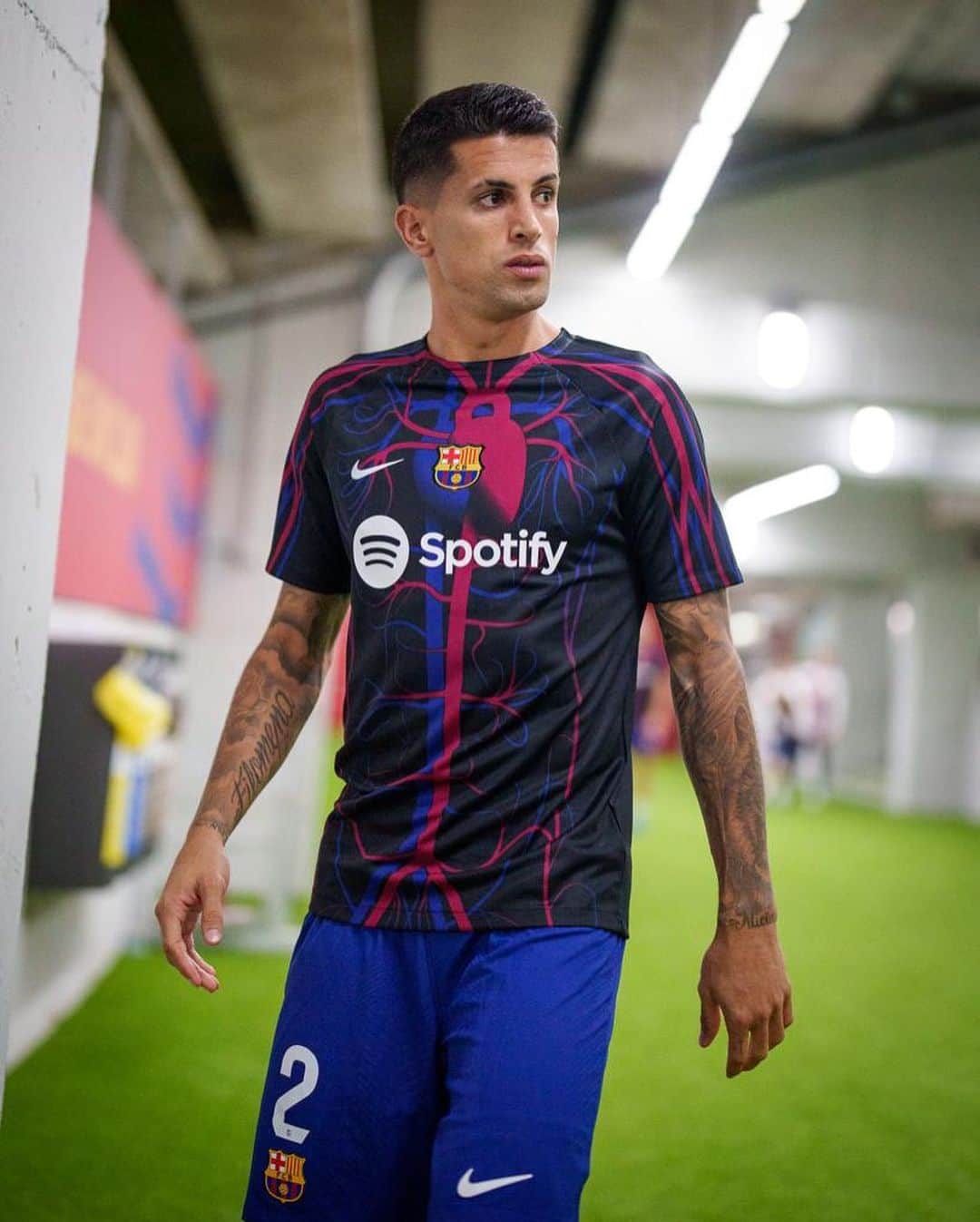 ジョアン・カンセロさんのインスタグラム写真 - (ジョアン・カンセロInstagram)「+3 puntos en @laliga 🔵🔴🫀 #mommyblessme」10月23日 6時16分 - jpcancelo