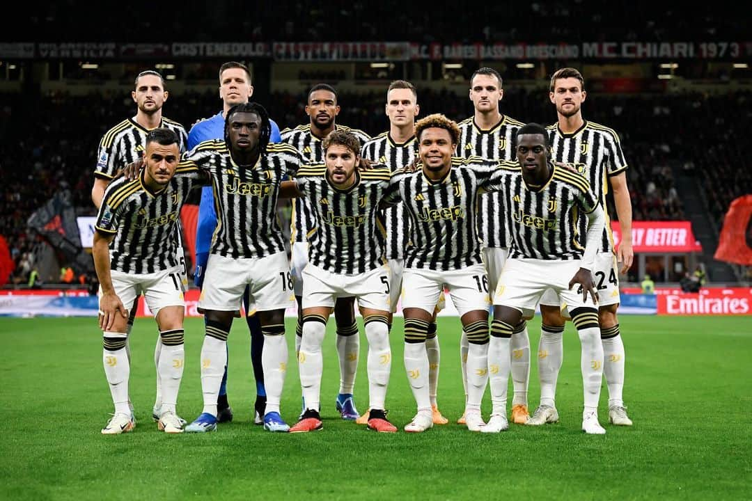 フィリップ・コスティッチさんのインスタグラム写真 - (フィリップ・コスティッチInstagram)「Hard fought team win tonight at San Siro 💪 We keep going! ⚪️⚫️  #MilanJuve | #SerieA | #WSA」10月23日 6時49分 - filipkostic