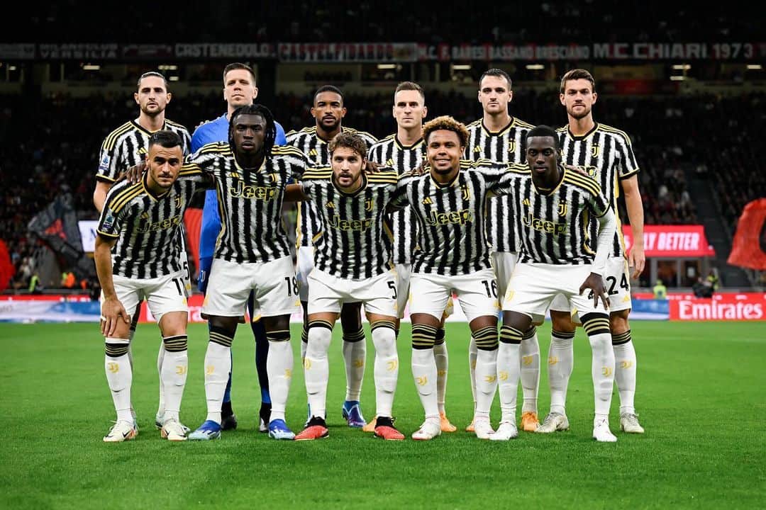 フィリップ・コスティッチのインスタグラム：「Hard fought team win tonight at San Siro 💪 We keep going! ⚪️⚫️  #MilanJuve | #SerieA | #WSA」