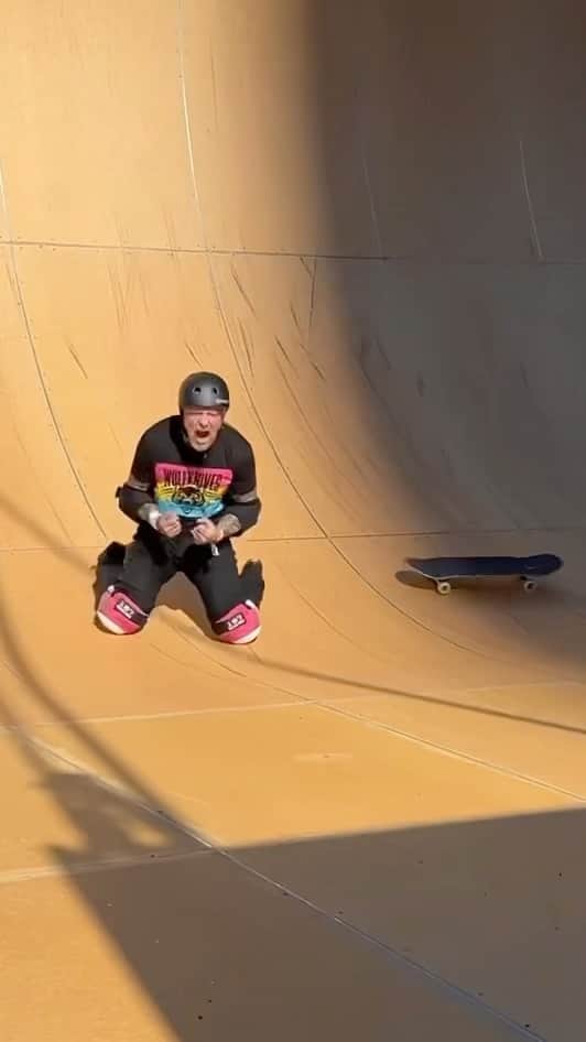 のインスタグラム：「Not a better place to feel young again than here - 12 years since Jason Ellis did his last 540 and he just did it again!  @wolfmate Battle ➡️ Victory at the #XGames Vert Jam at @whenwewereyoungfest  📹 @johnnicholsoniv」