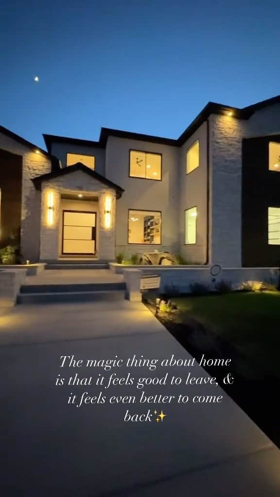 ジェセニア・バイスのインスタグラム：「The magic thing about home is that it feels good to leave, & it feels even better to come back✨ Let’s me help you get the home of your dreams 🏡 📧 Jessenia@SignatureRealtyNJ.com   #njrealestate #njrealestate #njrealtors #njrealestateagent #njrealestateforsale #realtor #realtors #njluxuryrealestate #njrealtor #homesweethome #homes」