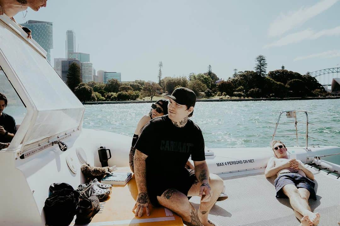 The Amity Afflictionさんのインスタグラム写真 - (The Amity AfflictionInstagram)「Days off are for boat parties 🛥️☀️⚓️ Thank you @sydneyboathire  📸 @tomise」10月23日 7時19分 - theamityaffliction