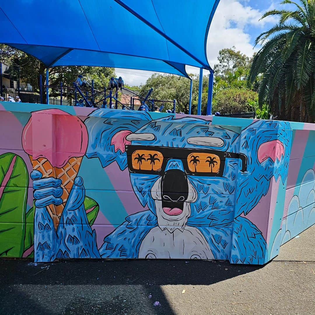 MULGAさんのインスタグラム写真 - (MULGAInstagram)「Added some funky summer vibes to a dogeball play pit at Malabar Public School  last week 🤘🍌🤘⁣ ⁣ Emoji comment your fav character 😎⁣ ⁣ Banana bro for me 🍌🍌🍌⁣ ⁣ #mulgatheartist #muralart #schoolmural #sydneystreetart #cockatoo #cockatooart #australianart #mural  #muralartist #australianstreetart #art #painting #muralvideo #ArtisticExpressions #surfart #surfartist」10月23日 7時26分 - mulgatheartist