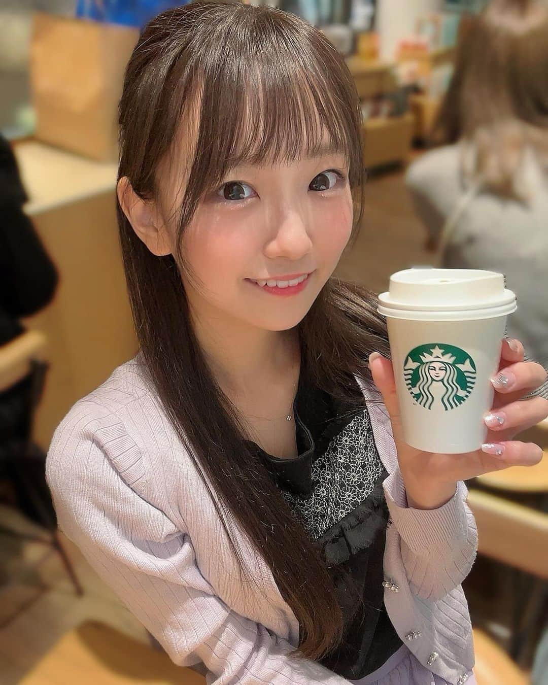 宮脇彩花さんのインスタグラム写真 - (宮脇彩花Instagram)「♡  カフェデート🤍  はやくジンジャーブレッドラテでないかなって 思ってる＾＾（気がはやい）  #地下アイドル #ライブアイドル #キャラメルクリーム #カフェ巡りしたい☕️ #アイドルヘアー #バニクル #bunnylacrew」10月22日 22時43分 - ayaka_bunnyla