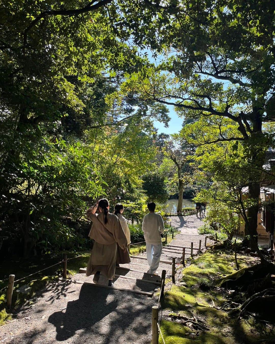 野嶋紗己子さんのインスタグラム写真 - (野嶋紗己子Instagram)「金沢にいる幼馴染を訪ね、女子旅🚄🌸   海鮮と自然と良き友人たちに、 幸せチャージしてもらいました！ 金沢いいとこ！！ #北九州弁が抜けんくなった笑 #半目 #アーカイブ」10月22日 22時47分 - nojima_sakiko