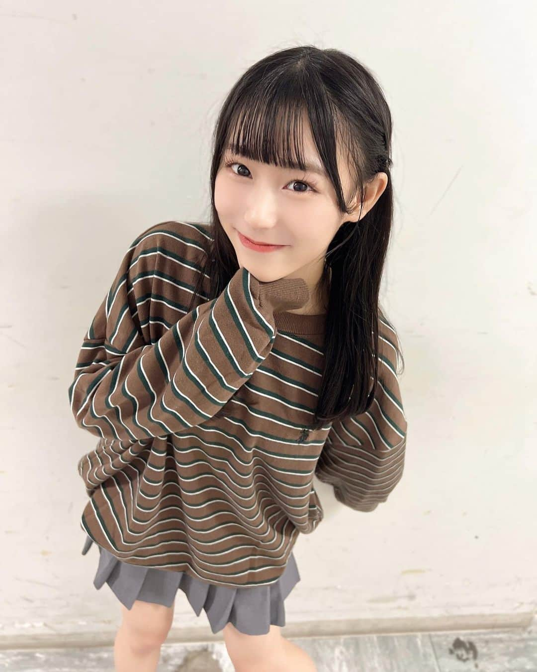 山崎玲奈のインスタグラム：「この間の私服~🍁  寒い季節は、Tシャツとニット率上がっちゃう！！」